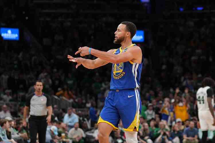 库里：再拿一冠的目标从未改变 需要健康的运气和球队尽快成型